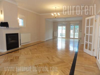 House, 350 m<sup>2</sup>