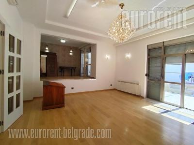 Kuća, 450 m<sup>2</sup>