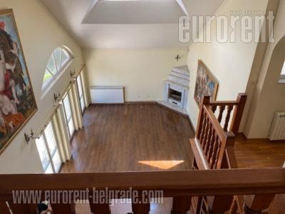 Kuća, 400 m<sup>2</sup>